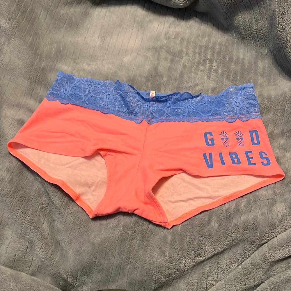 VS PINK Boyshort L - Picture 1 of 2